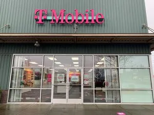T-Mobile Aurora Ave & Midvale Ave N