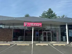 T-Mobile Morris Turnpike & Broad St