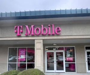 T-Mobile Hwy 278 & Plantation Park Dr