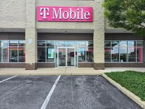 T-Mobile Shrewsbury Commons