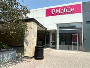 T-Mobile Westfield Old Orchard