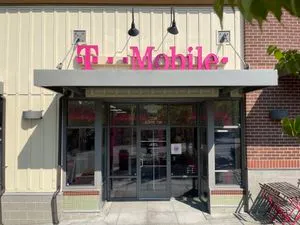 T-Mobile Center Blvd SE & SE Kinsey St
