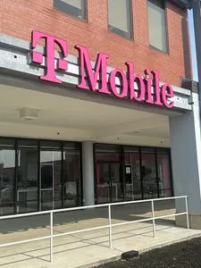 T-Mobile Twin City Plaza