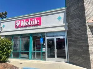 T-Mobile Sanguinetti & Old Wards Ferry