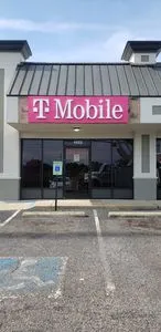 T-Mobile Goodman & Malco