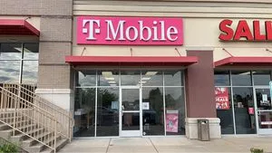 T-Mobile N Kansas Expy & W Talmage St