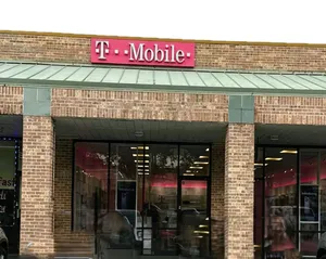T-Mobile Mariner Blvd & Northcliffe Blvd