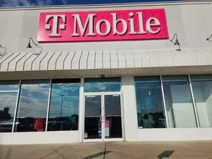 T-Mobile Forest Ave & Barrett