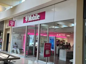 T-Mobile Staten Island Mall
