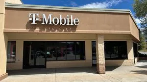 T-Mobile Ctrl Park Dr & Pine Grove Rd