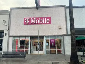 T-Mobile Ventura Blvd & Vantage