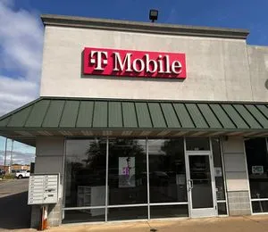 T-Mobile S Centerville Rd & M 66