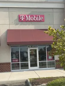 T-Mobile University Blvd & Chandler Pl