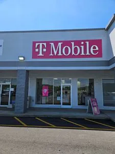 T-Mobile Northside Dr & N Industrial Dr