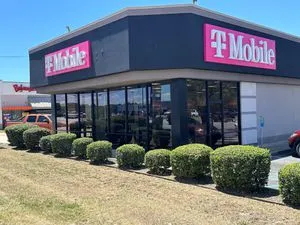 T-Mobile Broad St & N Bultman Dr
