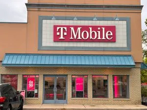 T-Mobile Us-130 & Elizabeth St