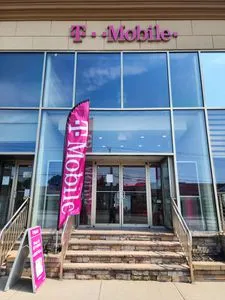 T-Mobile Jericho Tnpk & Florence Ave