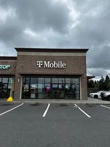 T-Mobile S Hosmer St & S 80th St
