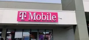 T-Mobile Lincoln Plaza