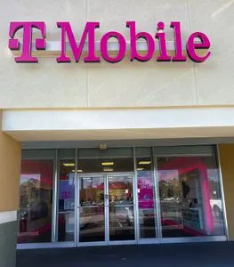 T-Mobile N Florida Ave & W Bearss Ave