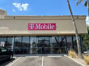 T-Mobile Fowler Ave & 50th St