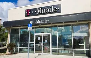 T-Mobile US Hwy 19 & Tarpon Ave