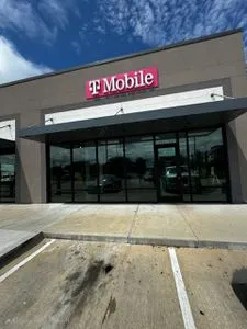 T-Mobile Palmer Hwy & 34th St N