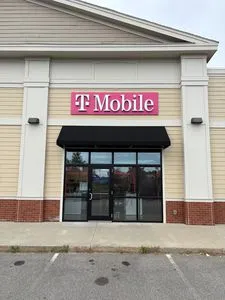 T-Mobile Thomaston Commons