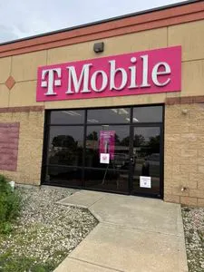 T-Mobile W Market St & W US Hwy 224