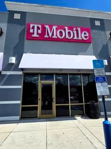 T-Mobile Columbia Blvd & Windover Trail