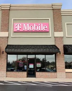 T-Mobile Airport Hwy & Nela Pkwy