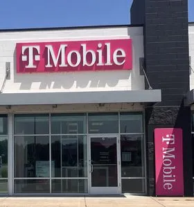 T-Mobile NW 25th St & NW Rochester Rd