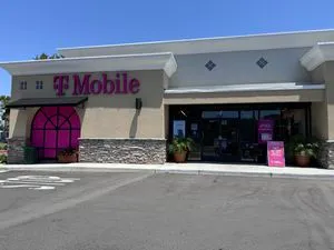 T-Mobile Plaza Del Amo