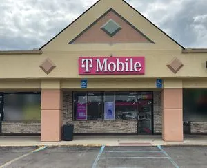 T-Mobile Rochester Rd & E Sq Lake Rd
