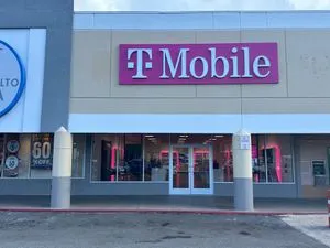 T-Mobile Trujillo Alto Plaza