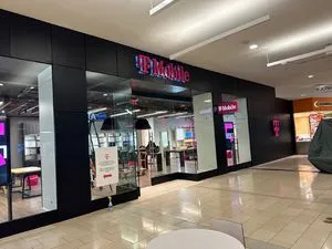 T-Mobile Westfield Trumbull