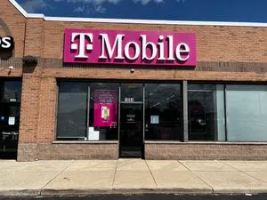 T-Mobile N Main St & Parkview Dr