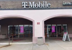 T-Mobile Broadway Blvd & E Williams Cir