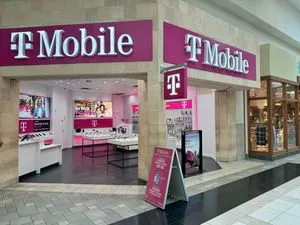 T-Mobile Boynton Beach Mall - SW Ent