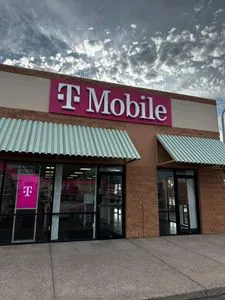 T-Mobile E Broadway Blvd & S Kino Pkwy