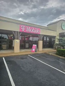 T-Mobile S Peoria Ave & E 44th Pl