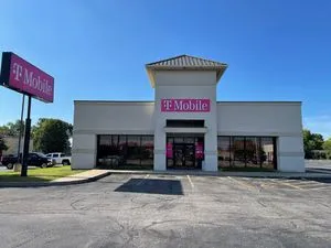 T-Mobile 41st & Yale