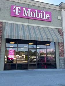 T-Mobile Blue Lk Blvd N & Addison Ave E
