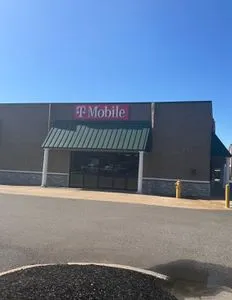 T-Mobile E Aurora Rd & Church St