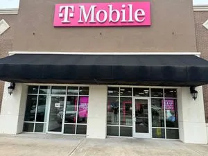 T-Mobile W SW Loop 323 & Kinsey Dr