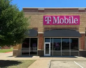 T-Mobile The Village at Cumberland Park