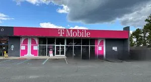 T-Mobile US Hwy 22 & W Chestnut