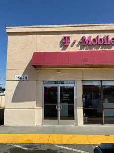 T-Mobile Sonoma Blvd & Redwood St