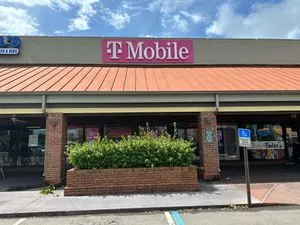 T-Mobile Manatee Ave W & 59th St W