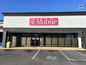 T-Mobile 40th St & 20th Ave